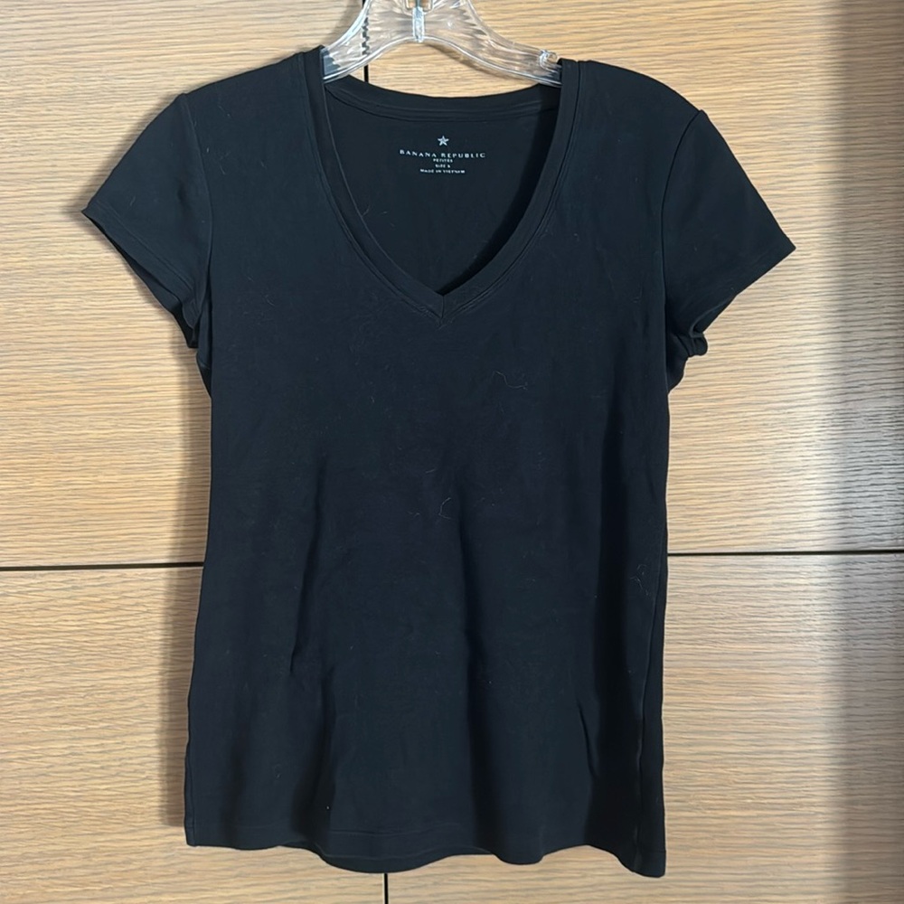 Banana Republic basic black v-neck t-shirt